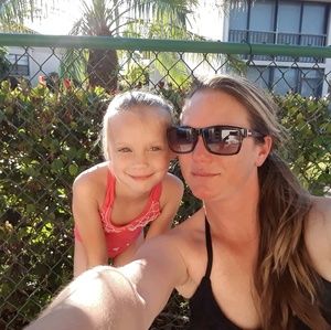 Meet your Posher, Lynn